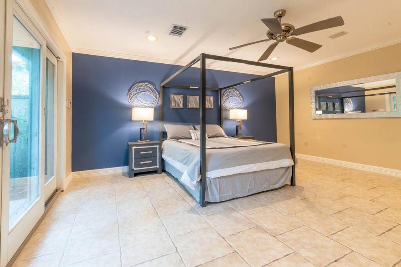 Huge 6 Bedroom With Pool, Spa, 85 Inch Tv, Game Room Houston Dış mekan fotoğraf