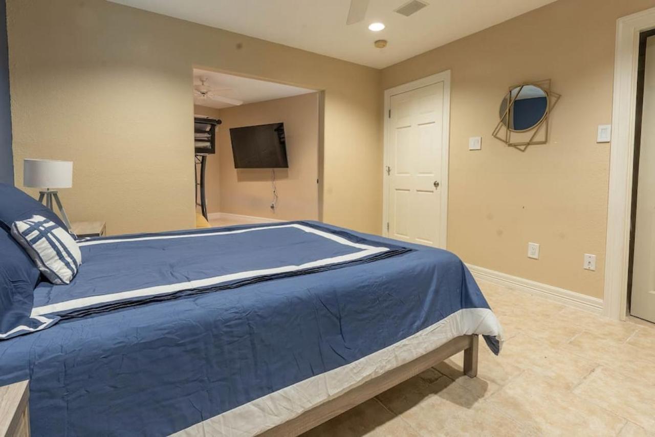 Huge 6 Bedroom With Pool, Spa, 85 Inch Tv, Game Room Houston Dış mekan fotoğraf