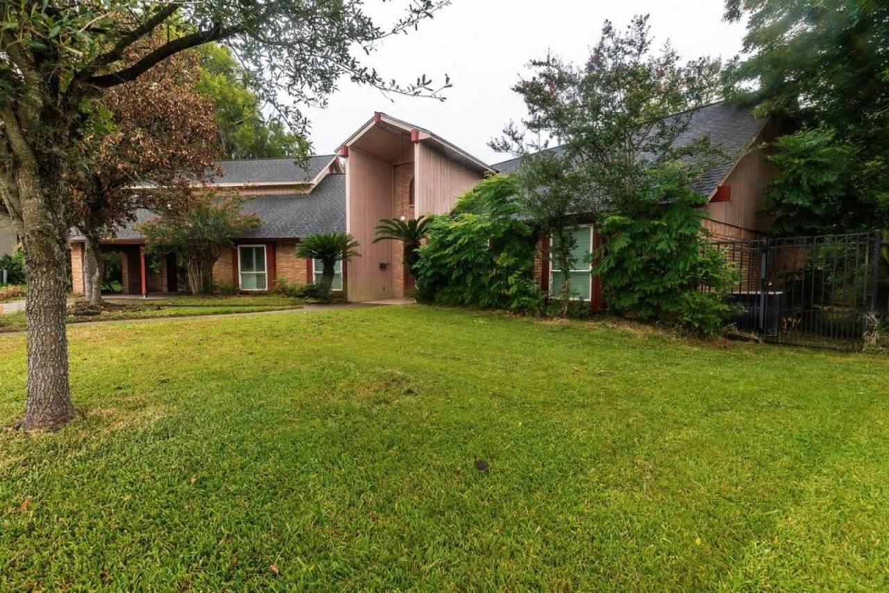 Huge 6 Bedroom With Pool, Spa, 85 Inch Tv, Game Room Houston Dış mekan fotoğraf