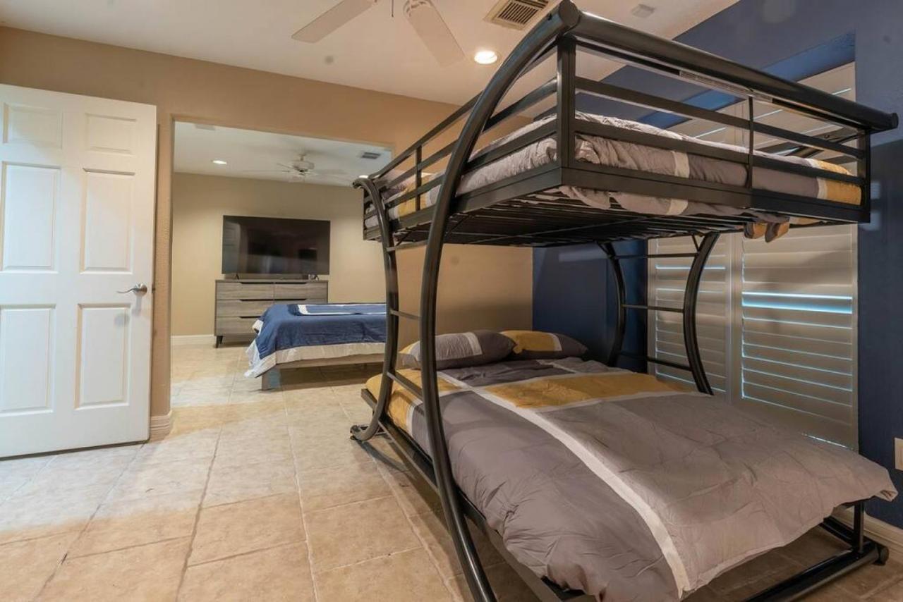 Huge 6 Bedroom With Pool, Spa, 85 Inch Tv, Game Room Houston Dış mekan fotoğraf