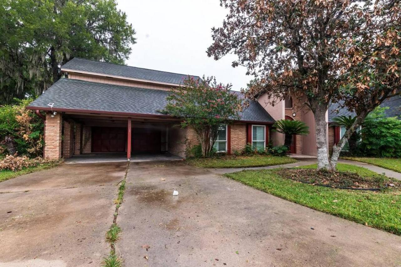 Huge 6 Bedroom With Pool, Spa, 85 Inch Tv, Game Room Houston Dış mekan fotoğraf