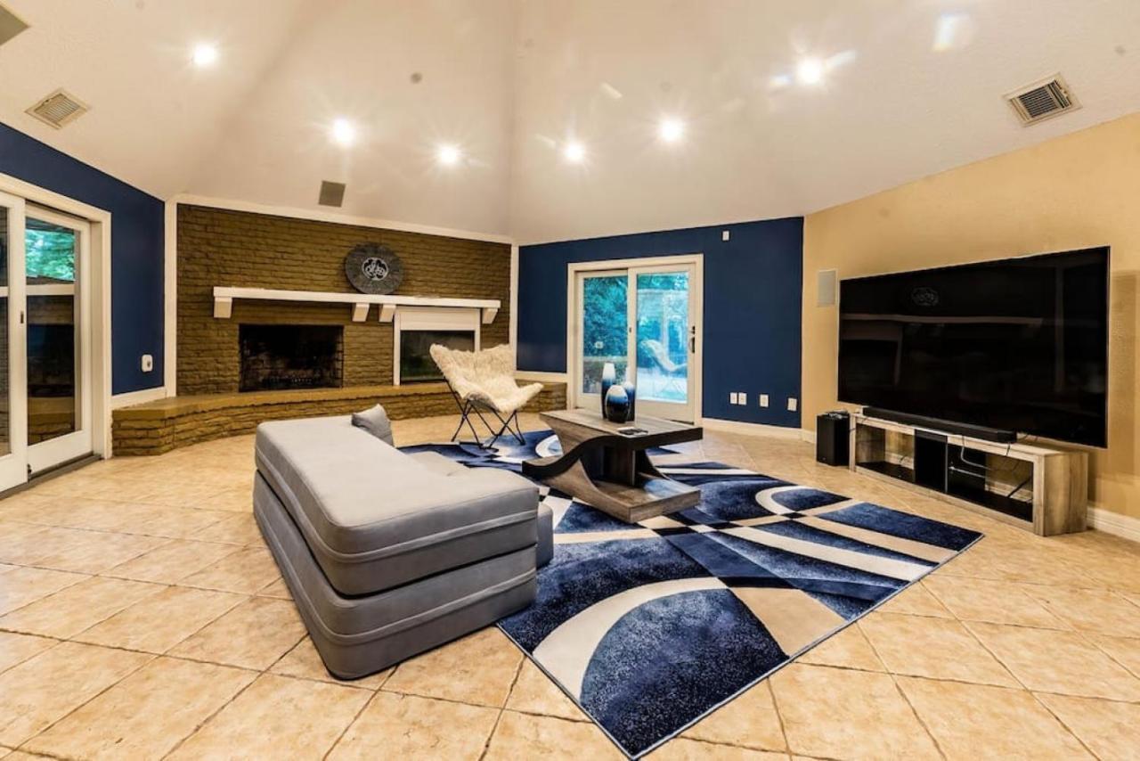 Huge 6 Bedroom With Pool, Spa, 85 Inch Tv, Game Room Houston Dış mekan fotoğraf