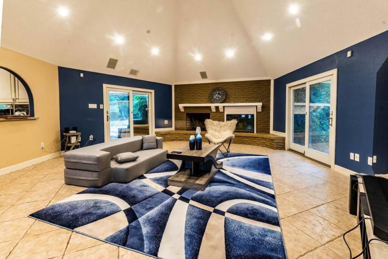 Huge 6 Bedroom With Pool, Spa, 85 Inch Tv, Game Room Houston Dış mekan fotoğraf
