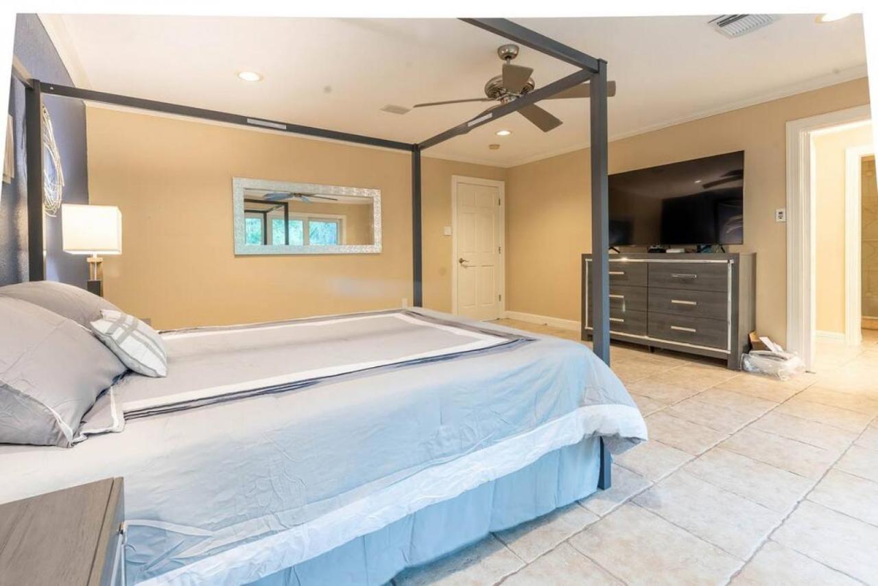 Huge 6 Bedroom With Pool, Spa, 85 Inch Tv, Game Room Houston Dış mekan fotoğraf