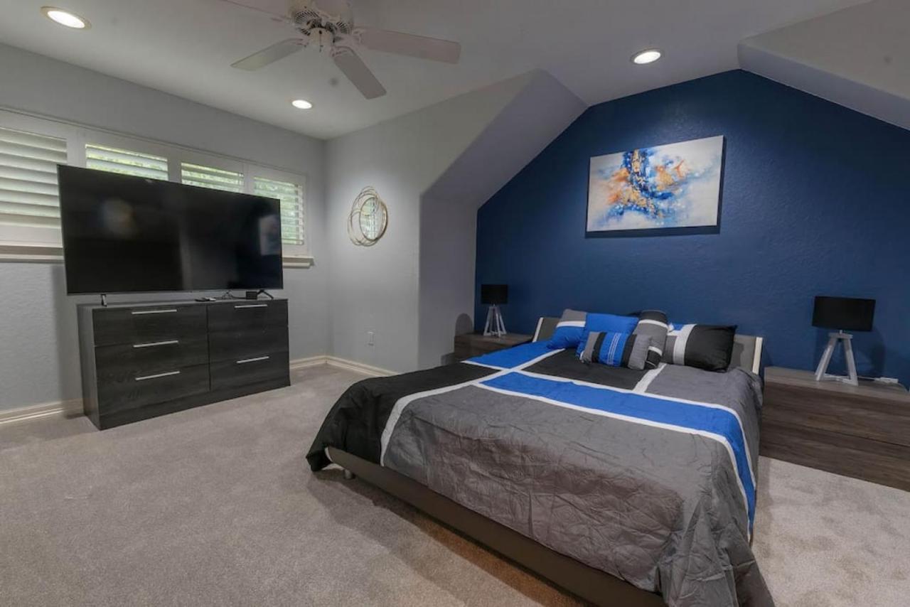Huge 6 Bedroom With Pool, Spa, 85 Inch Tv, Game Room Houston Dış mekan fotoğraf